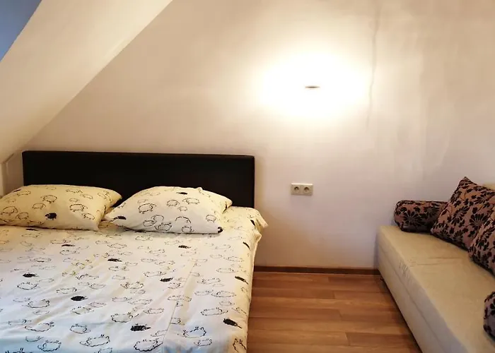 Felix فندق مبيت وإفطار 3*