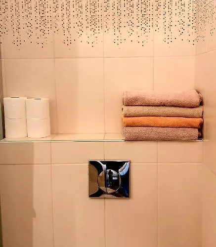 Felix فندق مبيت وإفطار 3*